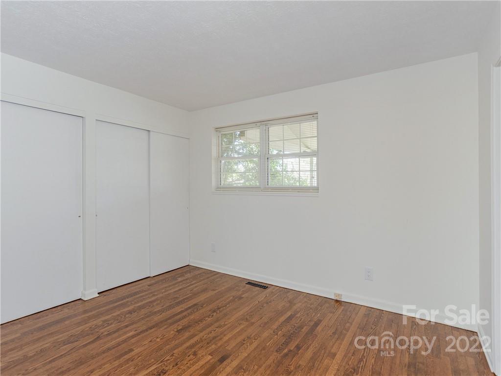 218 S Hillandale Drive East Flat Rock NC 28726
