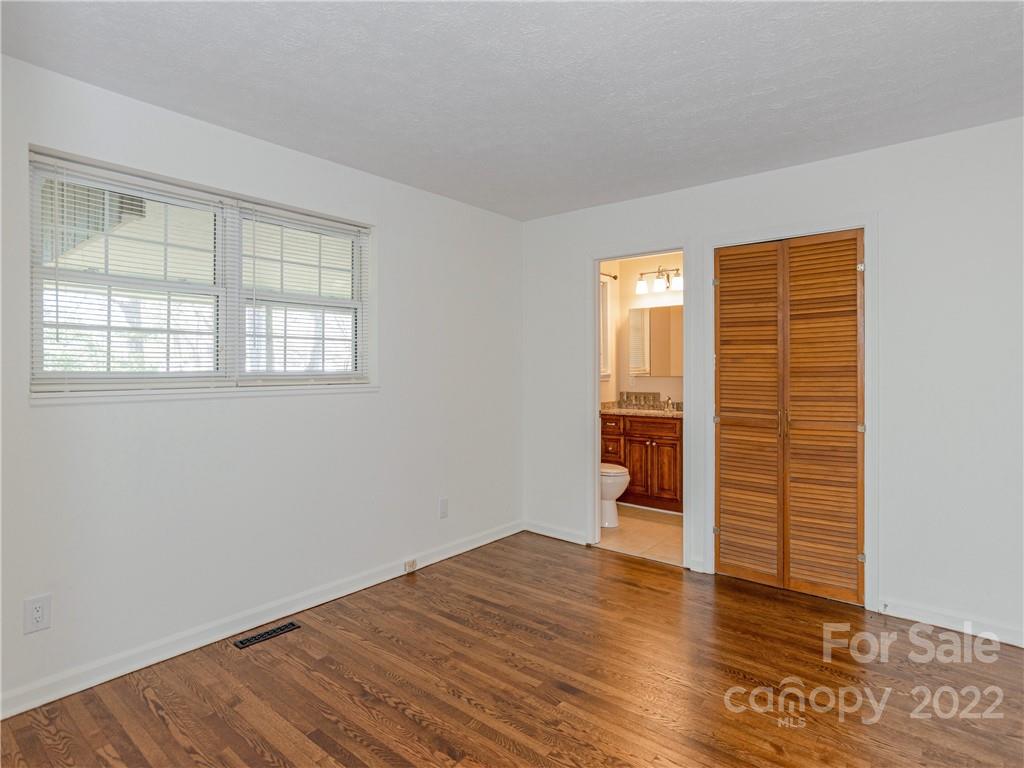 218 S Hillandale Drive East Flat Rock NC 28726