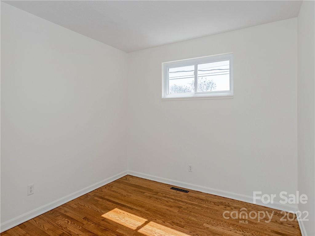 218 S Hillandale Drive East Flat Rock NC 28726