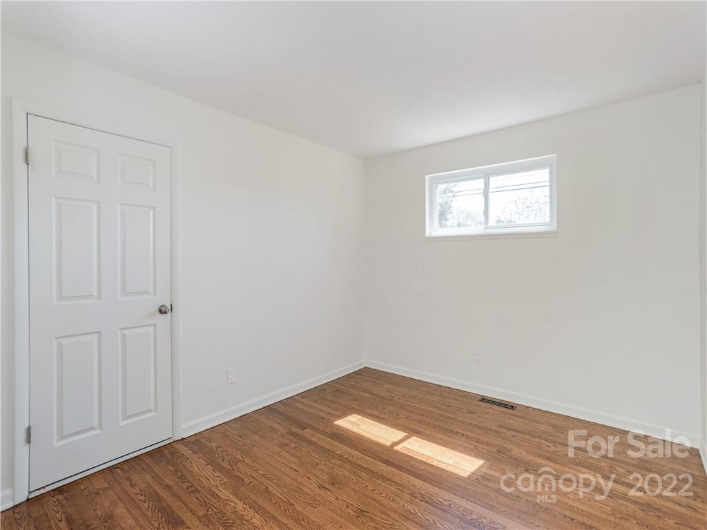 218 S Hillandale Drive East Flat Rock NC 28726