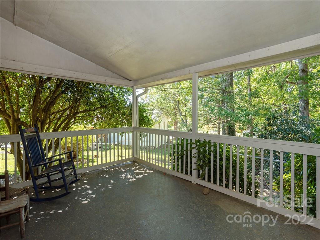218 S Hillandale Drive East Flat Rock NC 28726