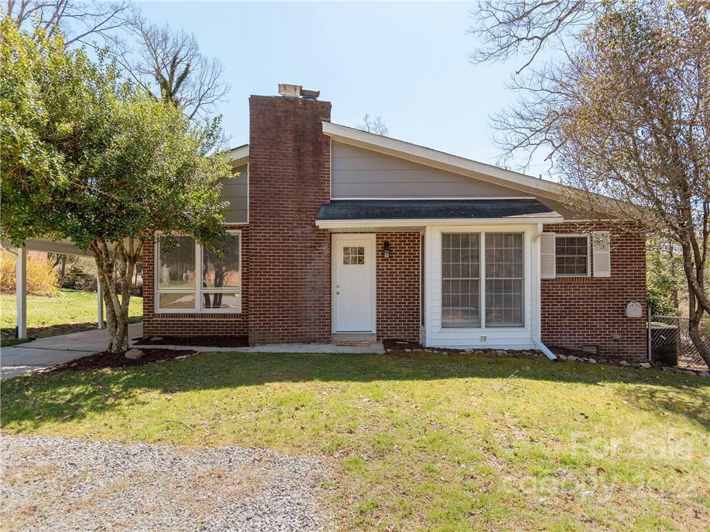 218 S Hillandale Drive East Flat Rock NC 28726