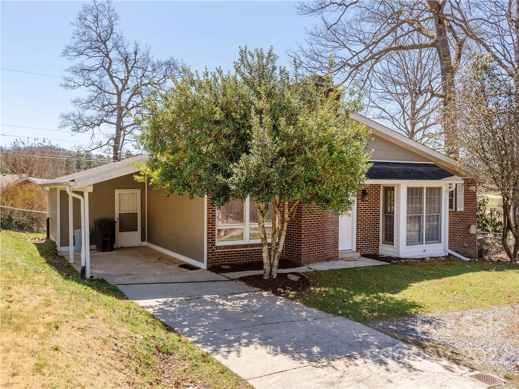 218 S Hillandale Drive East Flat Rock NC 28726