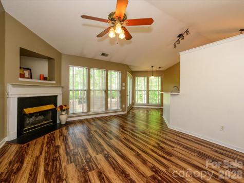 9005 Shenington Place Charlotte NC 28216