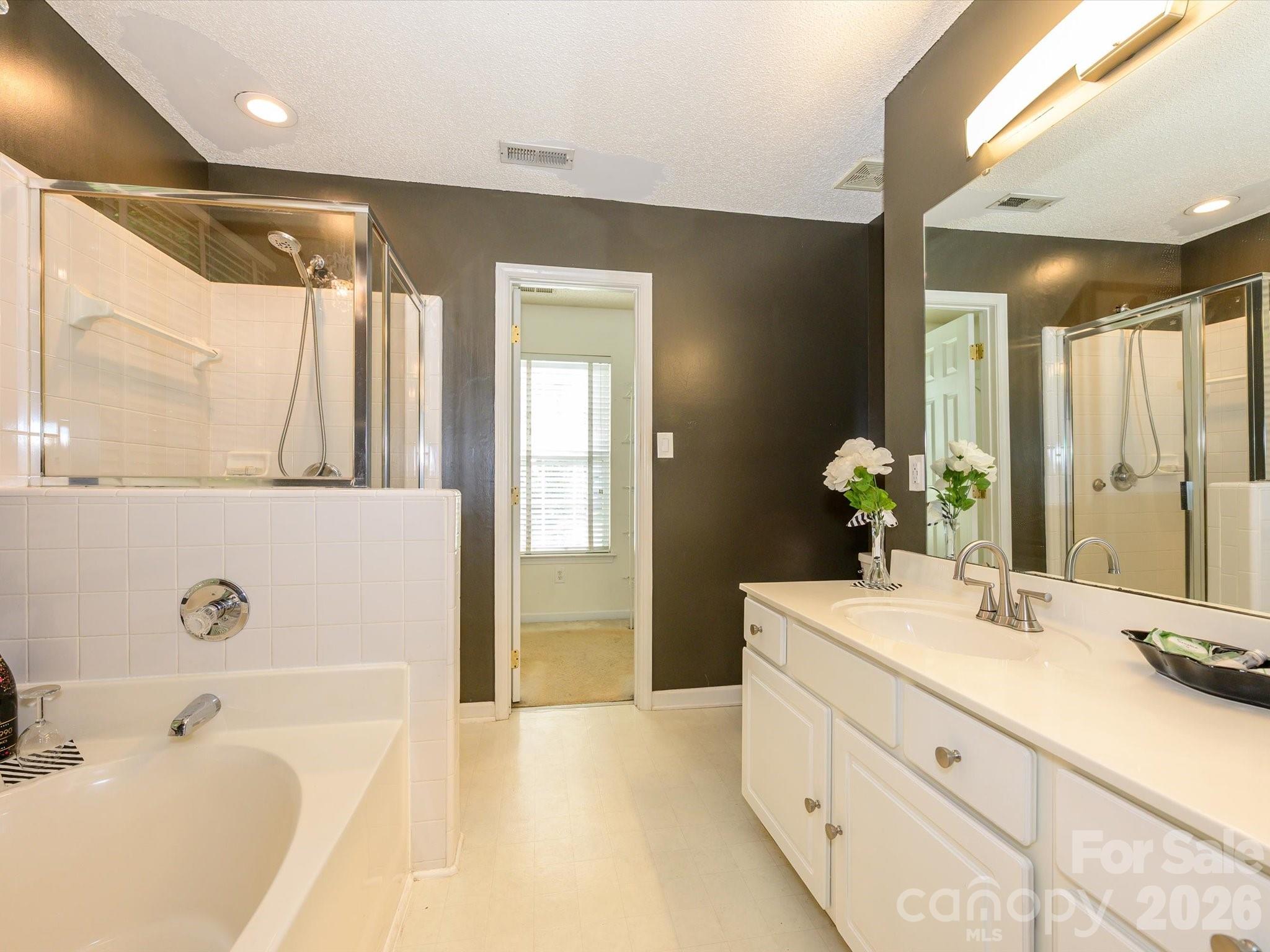 9005 Shenington Place Charlotte NC 28216