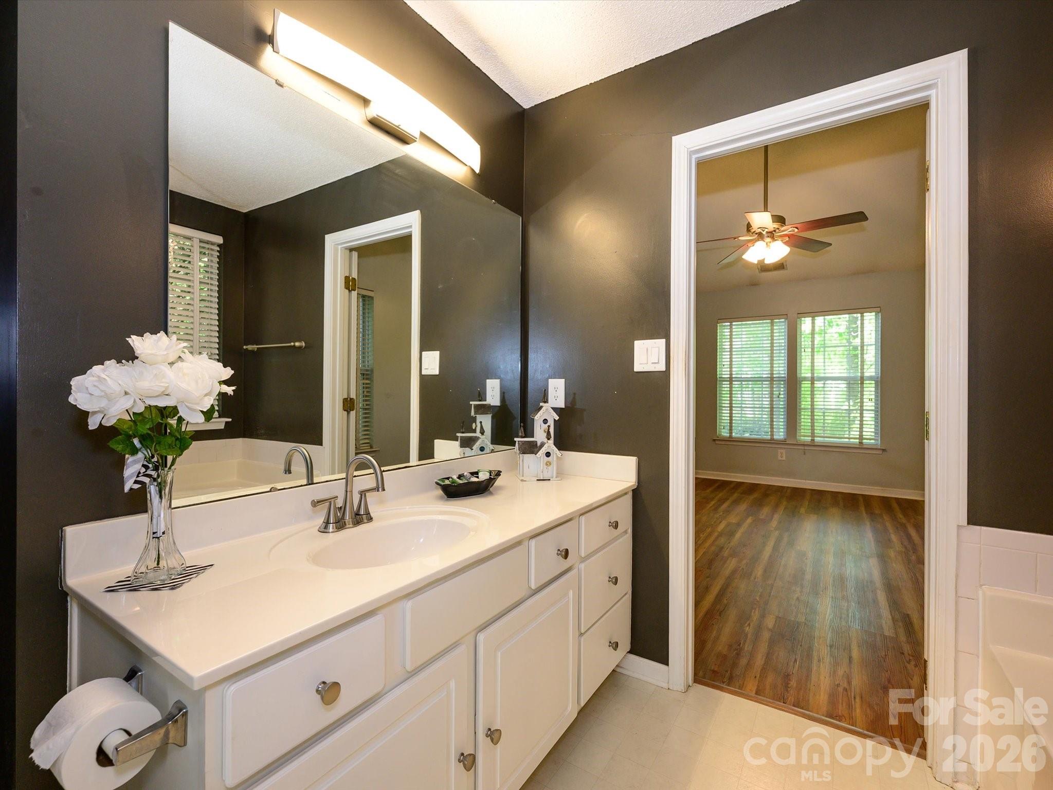 9005 Shenington Place Charlotte NC 28216
