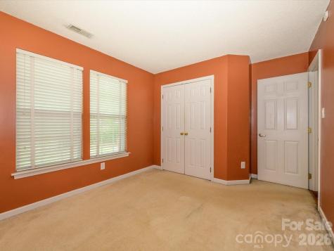 9005 Shenington Place Charlotte NC 28216