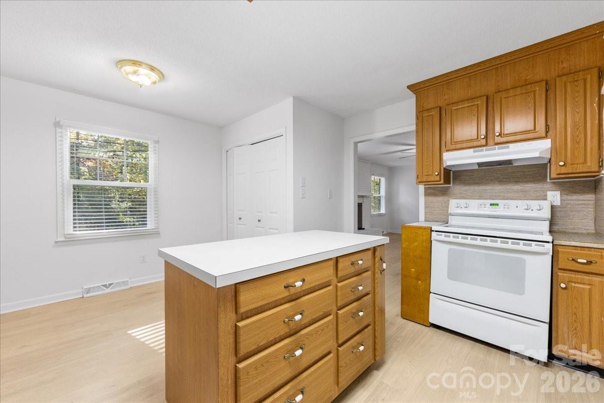 1840 Stoneyridge Drive Charlotte NC 28214