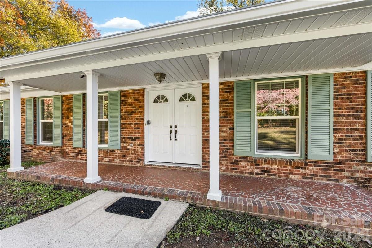1840 Stoneyridge Drive Charlotte NC 28214