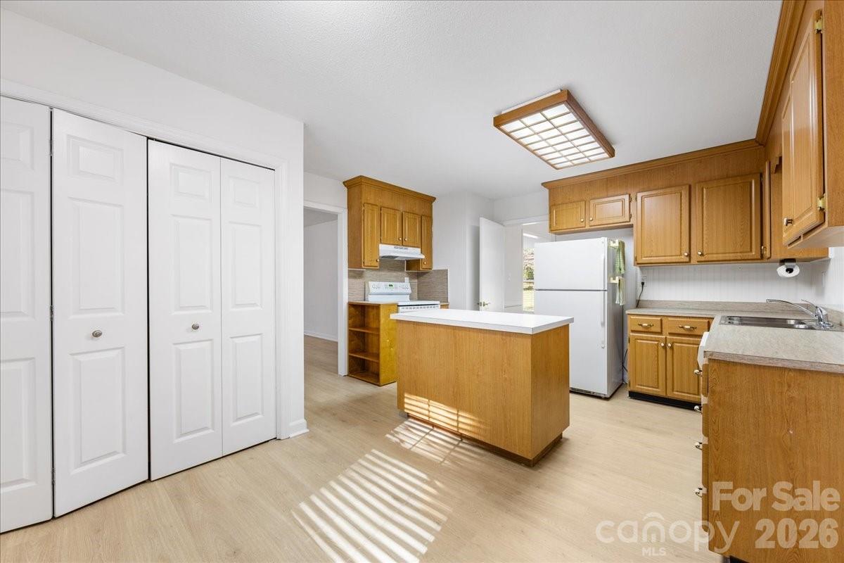 1840 Stoneyridge Drive Charlotte NC 28214