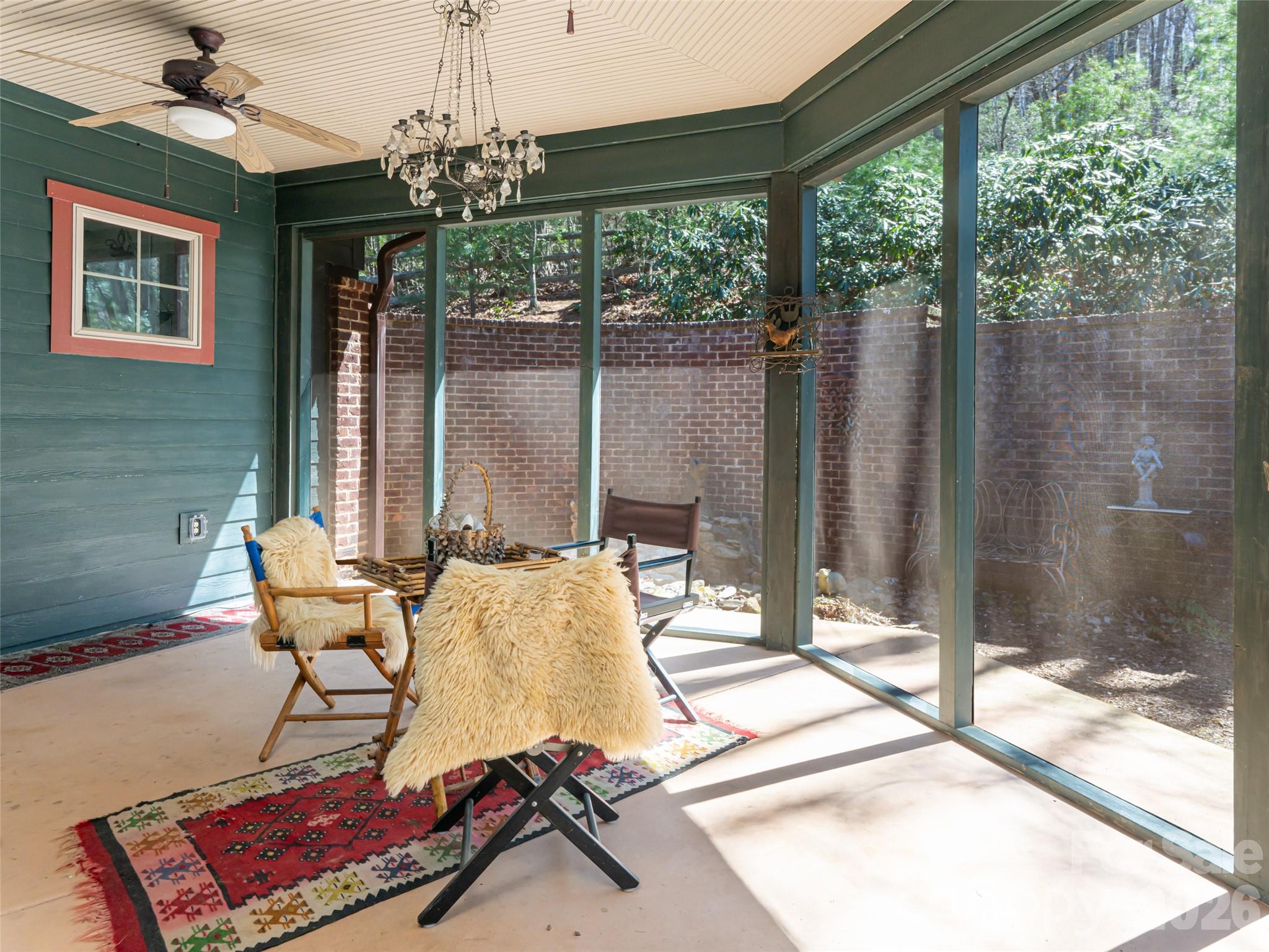 39 Oak Hollow Drive Asheville NC 28805