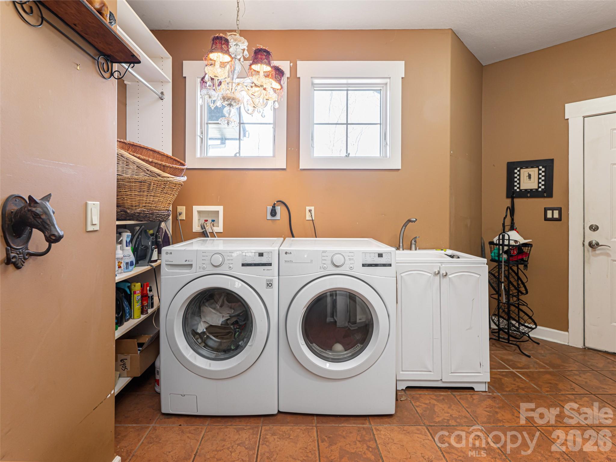 39 Oak Hollow Drive Asheville NC 28805