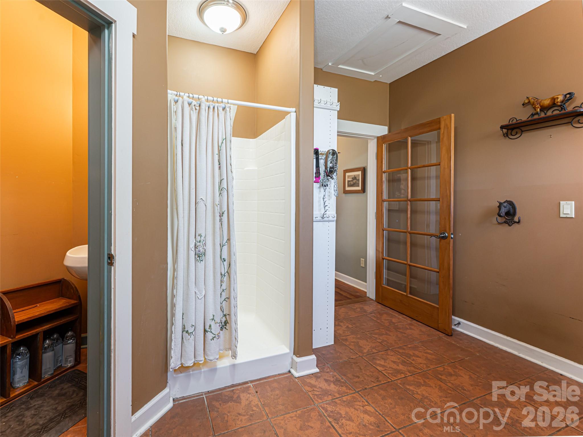 39 Oak Hollow Drive Asheville NC 28805