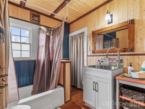 138 Robert Phillips Road Bakersville NC 28705