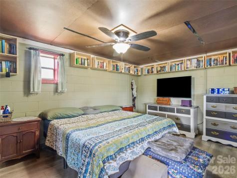 138 Robert Phillips Road Bakersville NC 28705