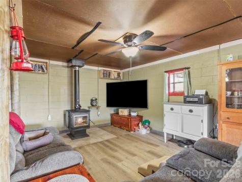 138 Robert Phillips Road Bakersville NC 28705