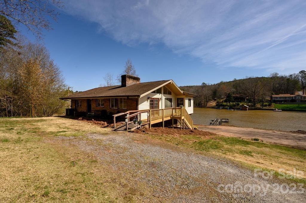 111 Lakeside Loop Hickory NC 28601