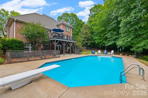5625 Weavers Row Gastonia NC 28056