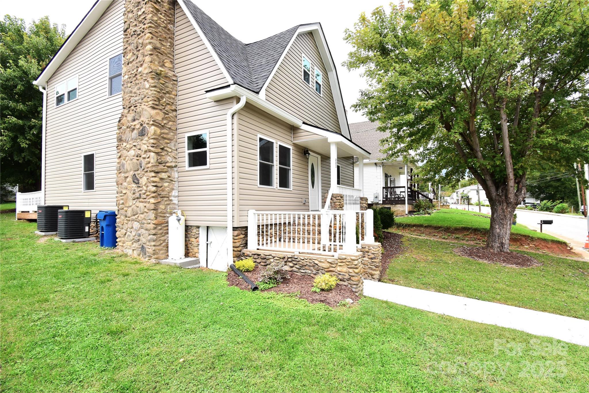 223 N Main Street Canton NC 28716