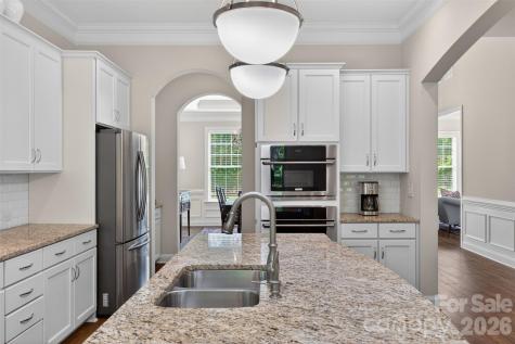 1005 Kara Court Matthews NC 28104