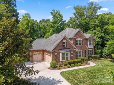 1005 Kara Court Matthews NC 28104