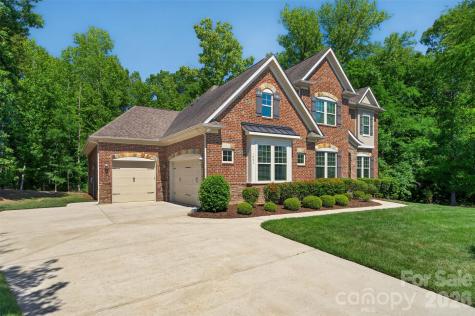 1005 Kara Court Matthews NC 28104