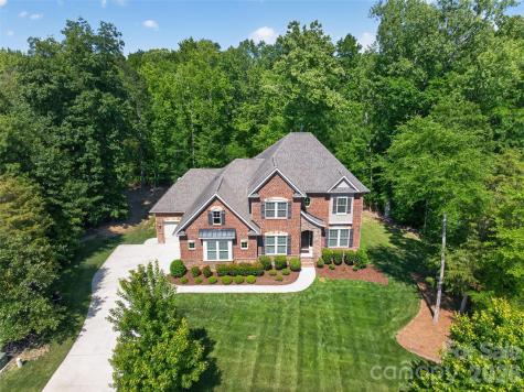 1005 Kara Court Matthews NC 28104