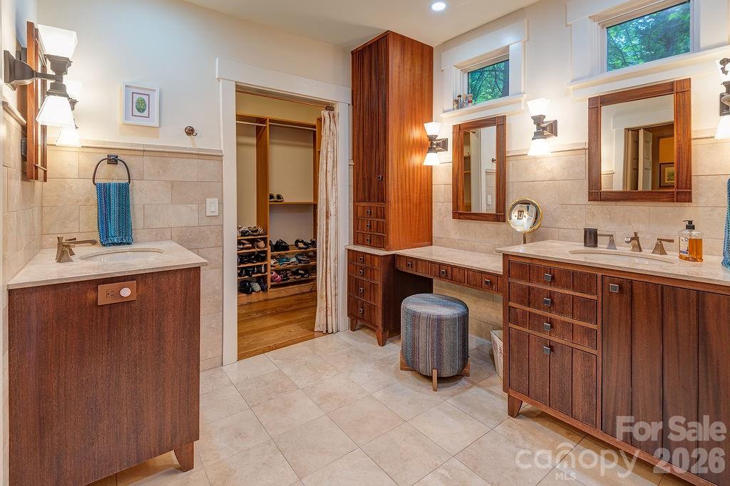 24 Westhaven Drive Asheville NC 28804
