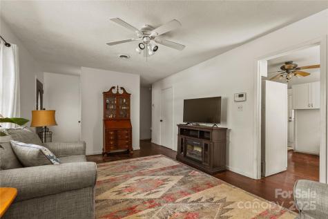 21 Mount Carmel Drive Asheville NC 28806