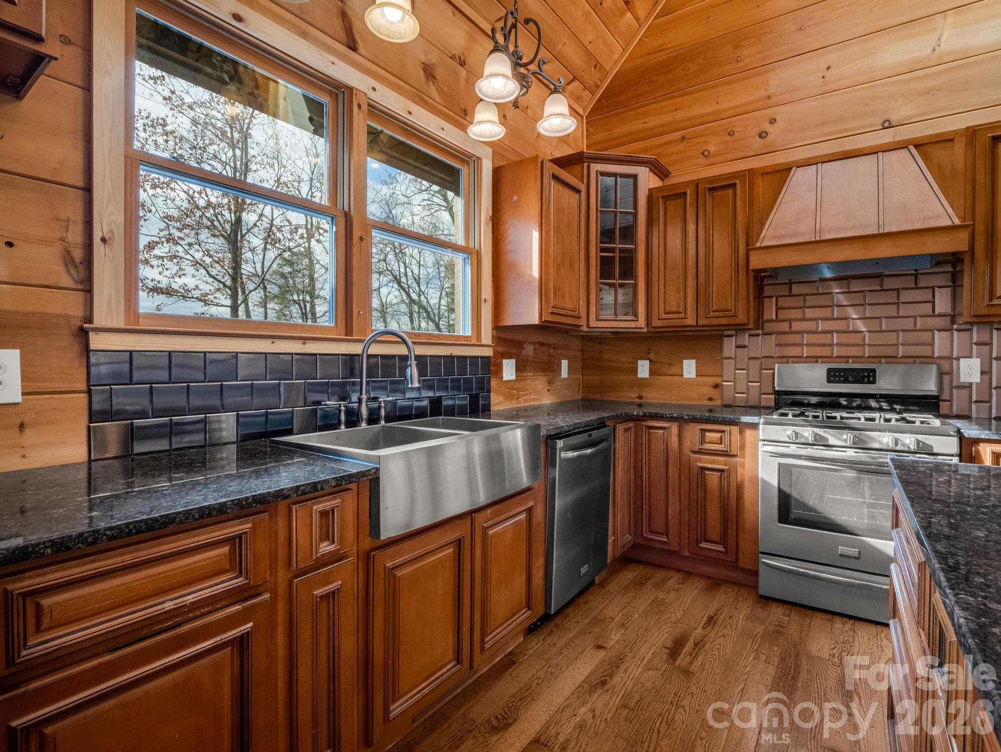 110 Chetan Way Lake Lure NC 28746