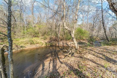 126 Doe Path Circle Hudson NC 28638