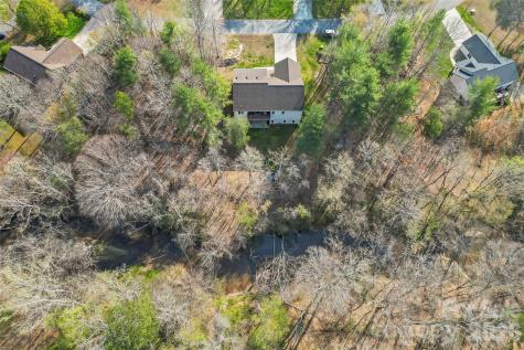 126 Doe Path Circle Hudson NC 28638