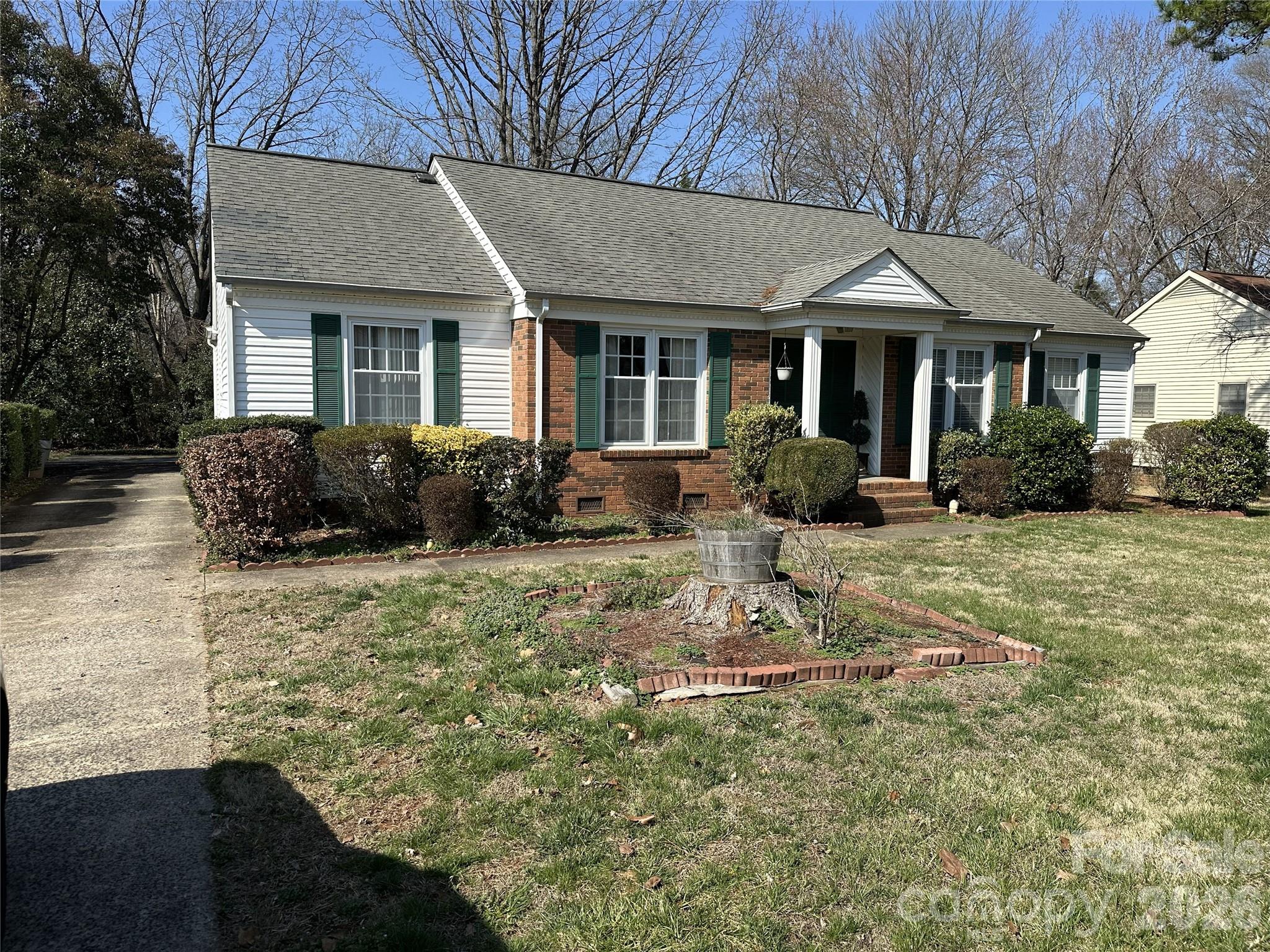 6120 Farm Pond Lane Charlotte NC 28212
