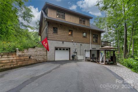 531 Sweetwater Drive Canton NC 28716