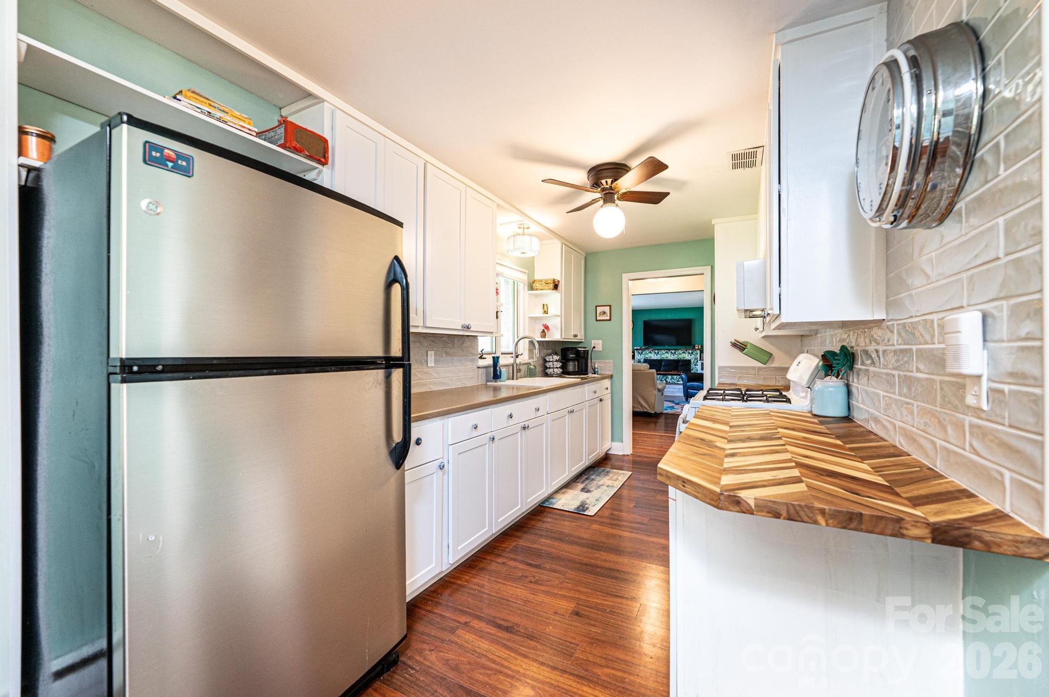 145 21st Avenue NW Hickory NC 28601