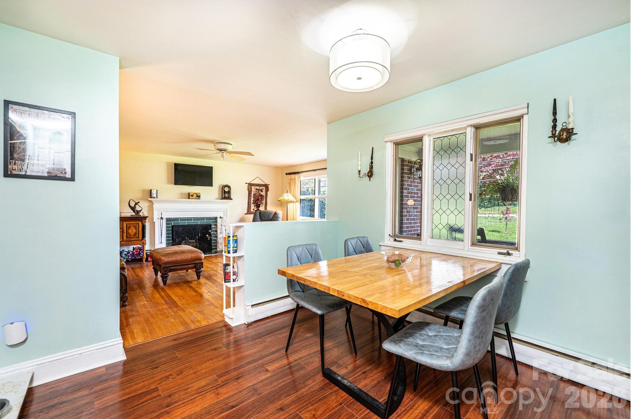 145 21st Avenue NW Hickory NC 28601