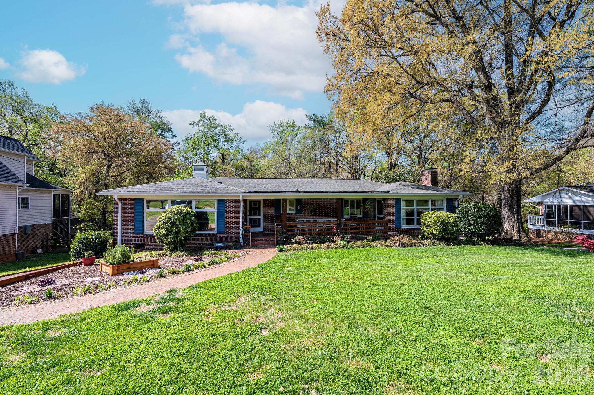 145 21st Avenue NW Hickory NC 28601