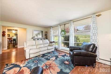 145 21st Avenue NW Hickory NC 28601