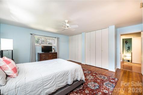 145 21st Avenue NW Hickory NC 28601