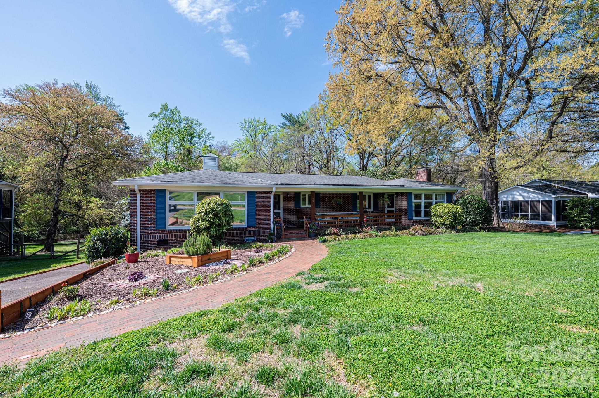 145 21st Avenue NW Hickory NC 28601