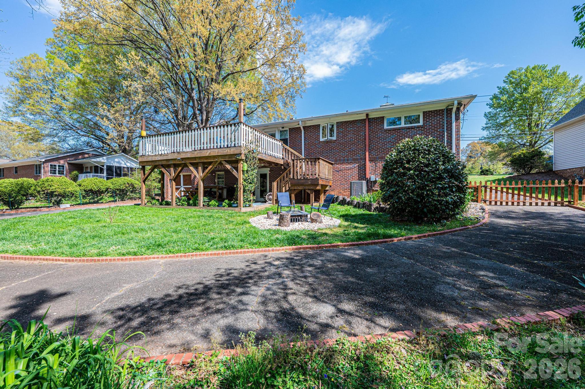 145 21st Avenue NW Hickory NC 28601