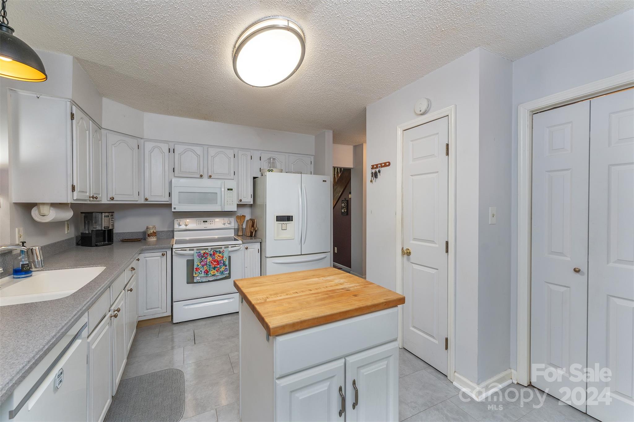 15 Fairview Hills Drive Fairview NC 28730