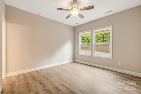 92 Moody Avenue Asheville NC 28715