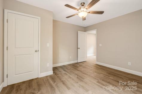 92 Moody Avenue Asheville NC 28715