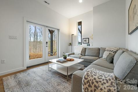 306 Broad Vista Lane Asheville NC 28804