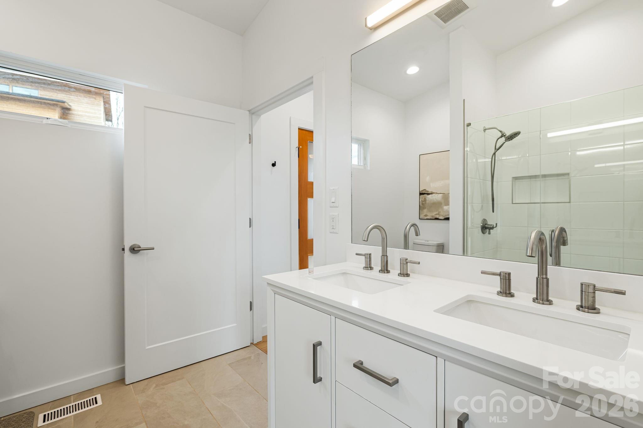 306 Broad Vista Lane Asheville NC 28804