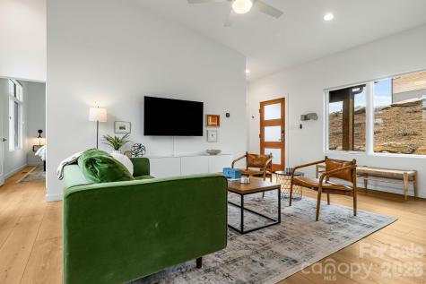 306 Broad Vista Lane Asheville NC 28804