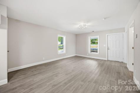 23 Flowe Street NW Concord NC 28027