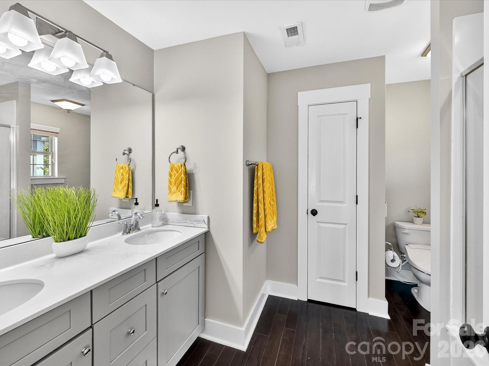 2718 Tranquil Oak Place Charlotte NC 28206