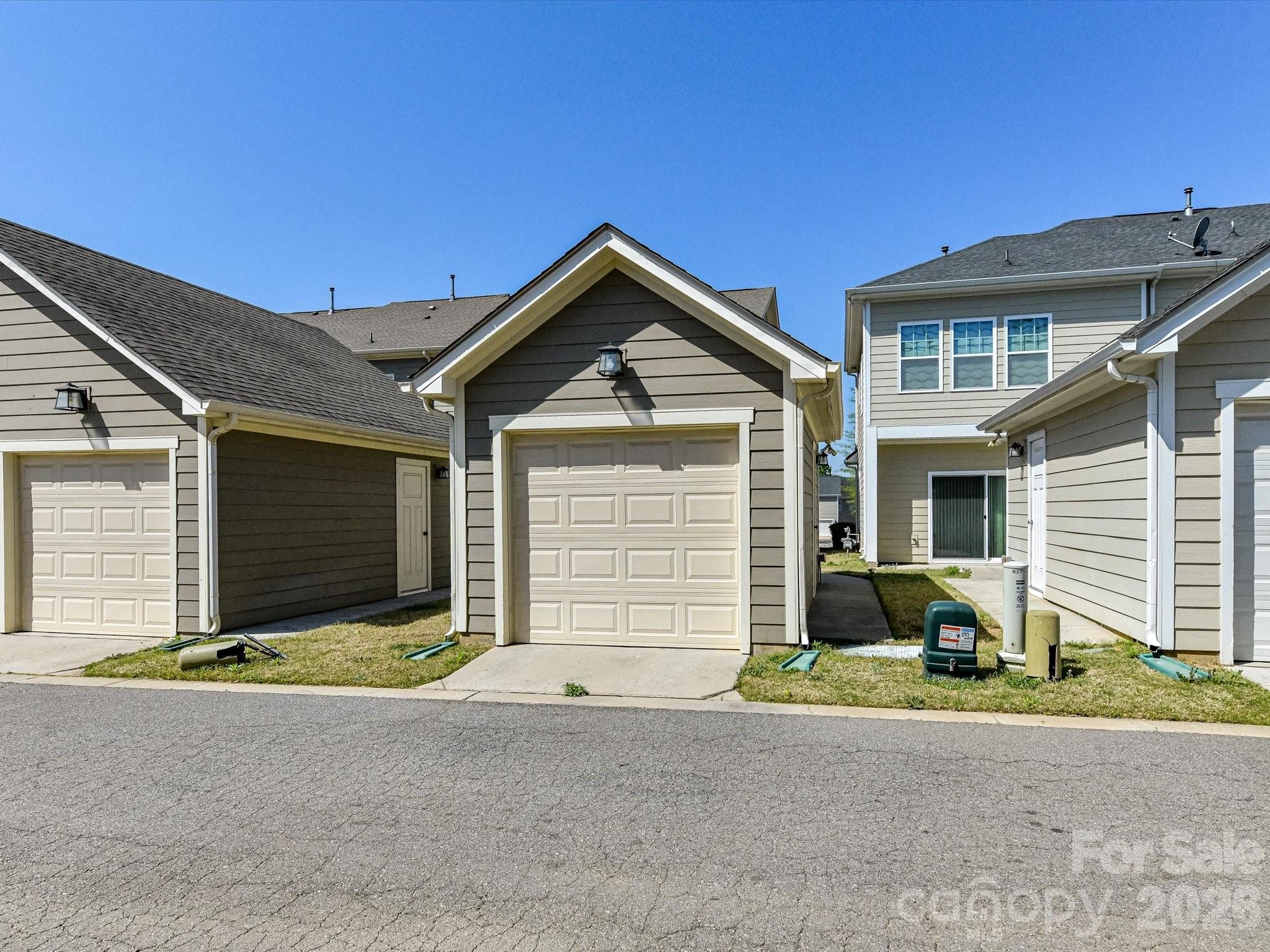 2718 Tranquil Oak Place Charlotte NC 28206